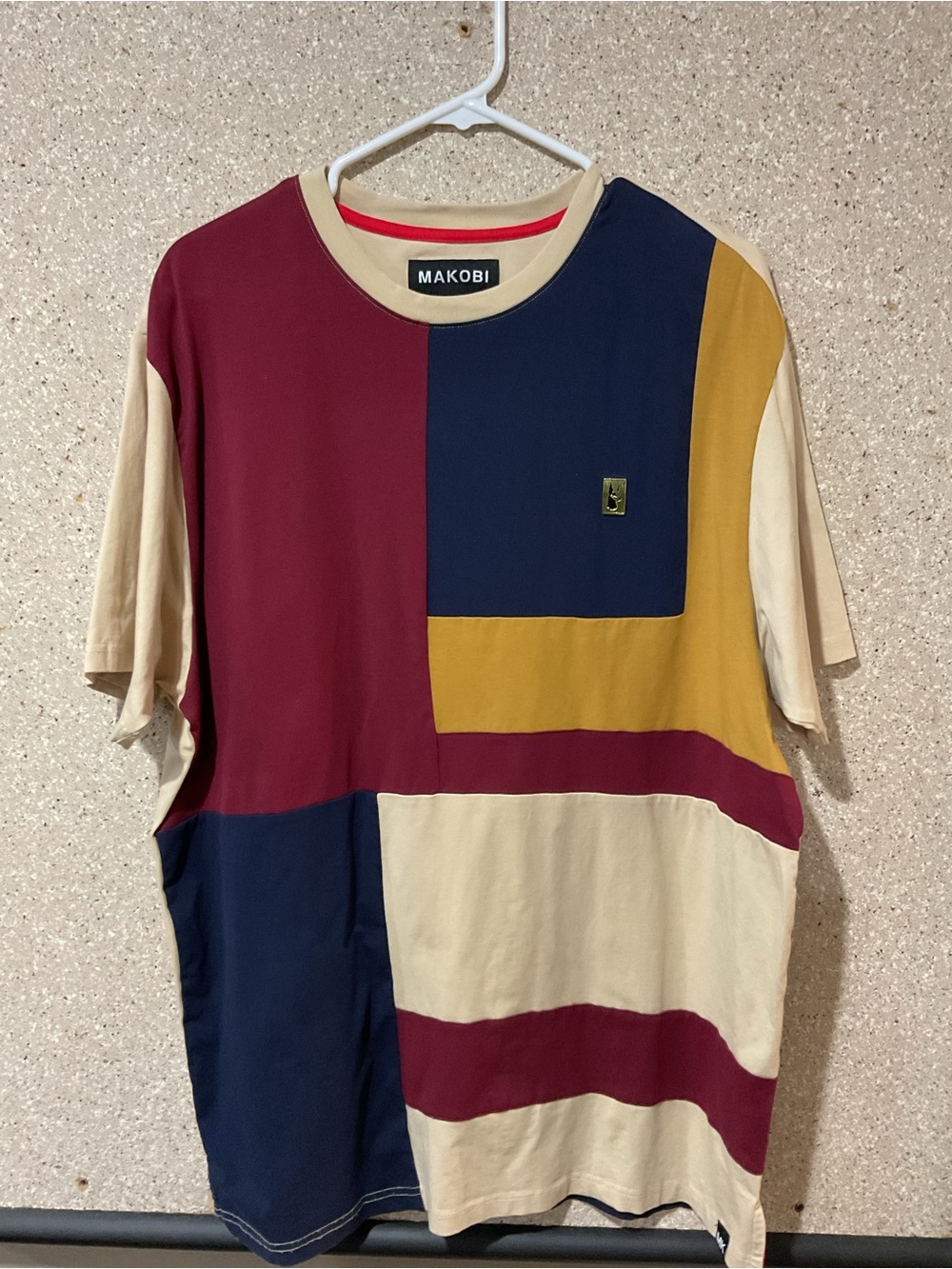 Makobi Men's Colorblock Crewneck T-Shirt in Burgundy, Navy & Cream